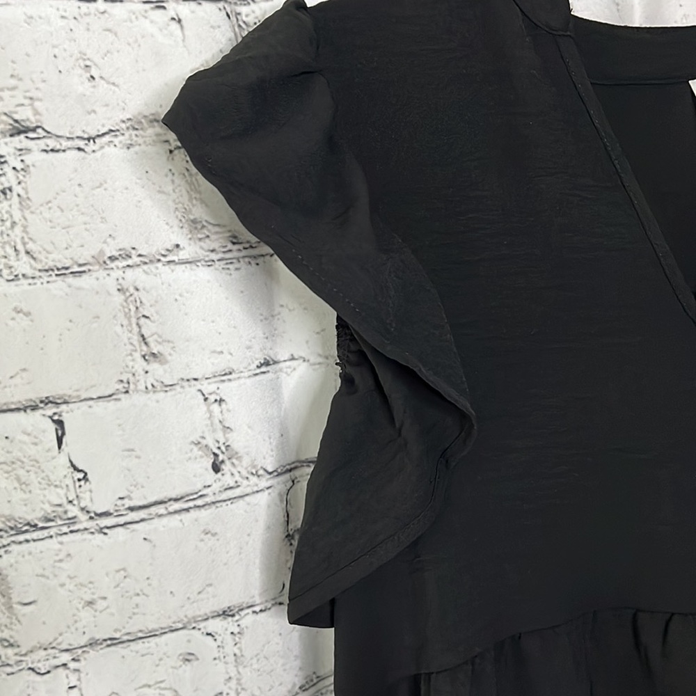 Zenana Black Layered Hem Ruffle Cap Sleeve Blouse - Picture 3 of 5